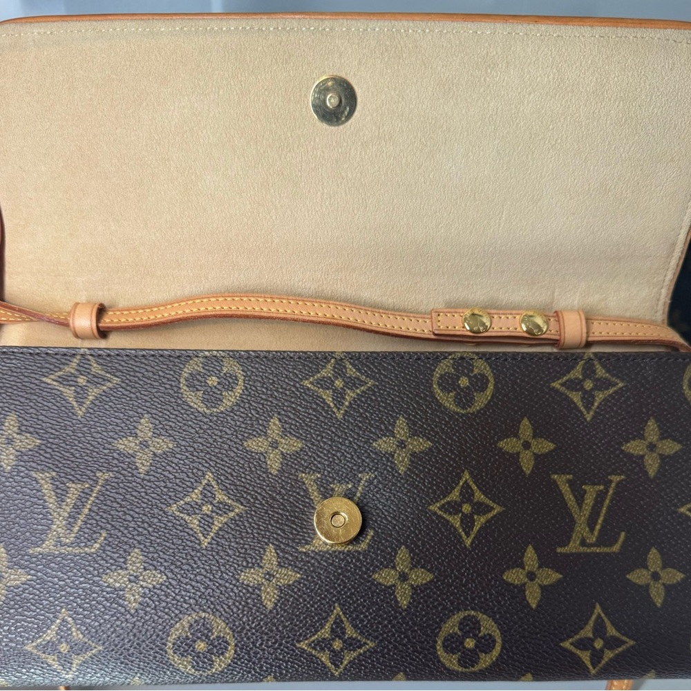 💯Authentic Louis Vuitton Monogram Twin GM Pochette - Picture 8 of 9